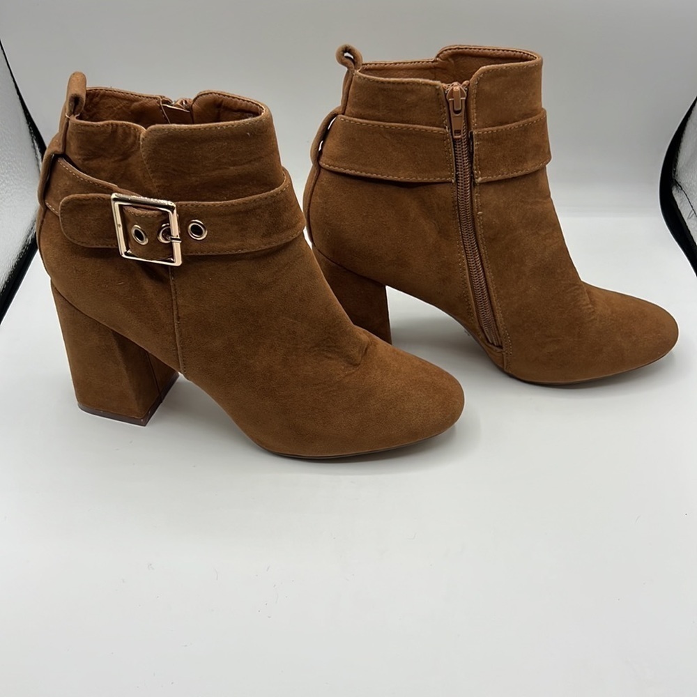 Venus Block Heel Bootie. Rust Size 9 - Picture 2 of 6